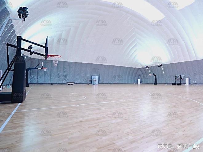 揭秘气膜馆恒温黑科技 温湿度控制器如何打造四季如春的运动天堂